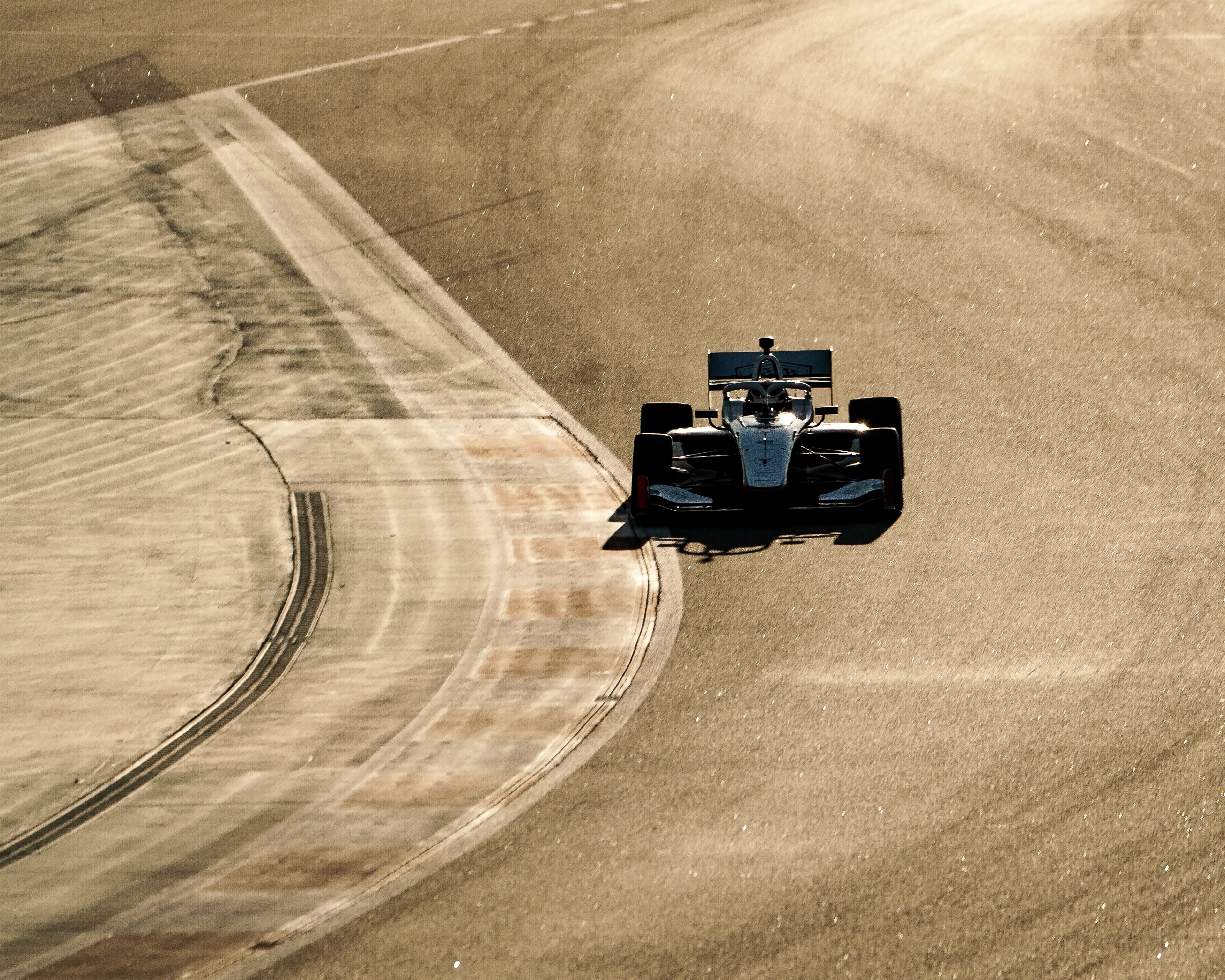 Race atmosphere